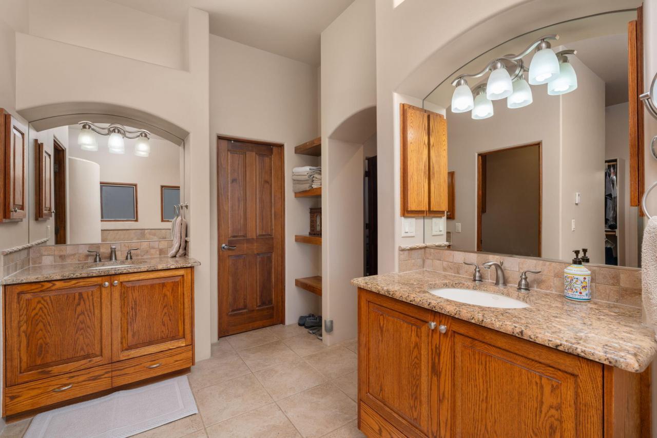 308 Plaza Muchomas, Bernalillo, New Mexico, 87004, United States, 4 Bedrooms Bedrooms, ,5 BathroomsBathrooms,Residential,For Sale,308 Plaza Muchomas,1487165