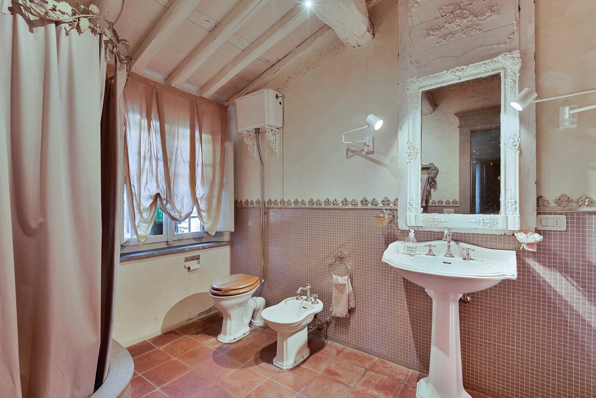 via vasari, Camaiore, Lucca, 55041, IT, 4 Bedrooms Bedrooms, ,3 BathroomsBathrooms,Residential,For Sale,via vasari,1442166