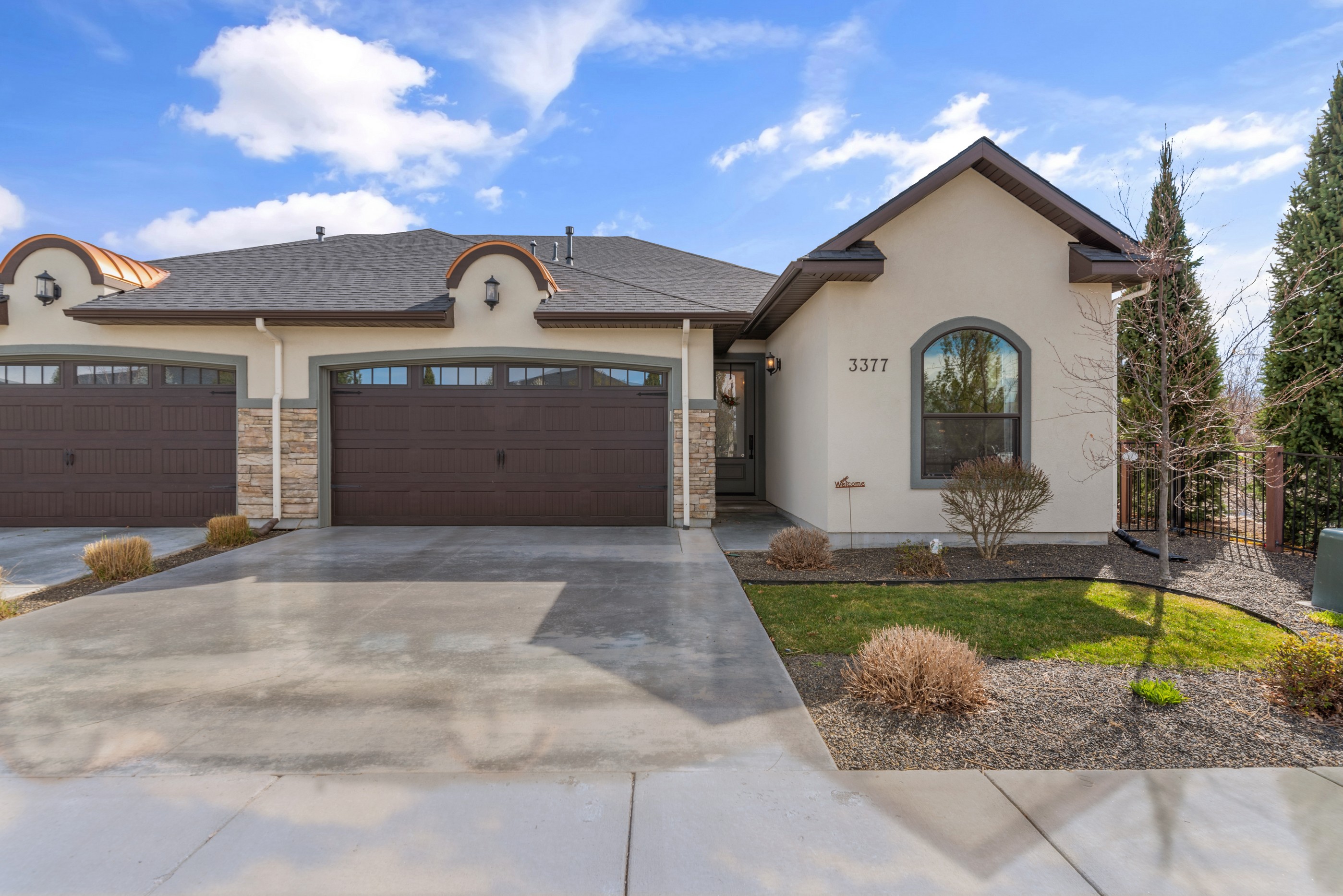 Luxury Townhome in a Premier Gated Community!, Eagle, Idaho, United States For Sale FT