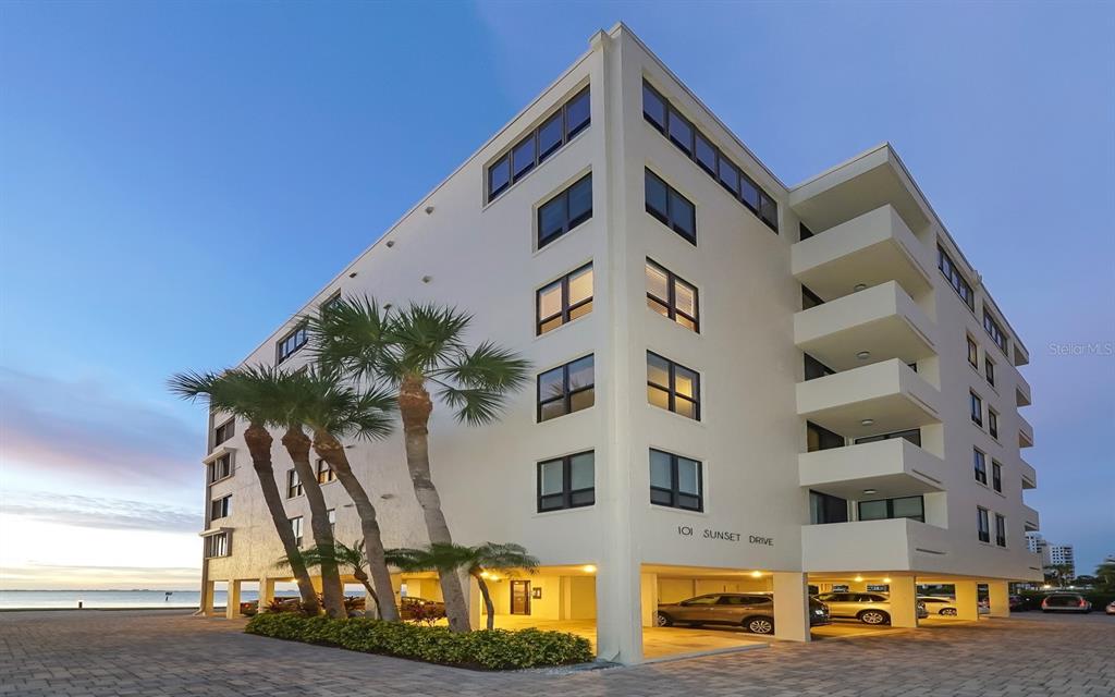 101 Sunset Drive Unit 402, Sarasota, Florida, 34236, United States, 3 Bedrooms Bedrooms, ,3 BathroomsBathrooms,Residential,For Sale,101 Sunset Drive Unit 402,1389552
