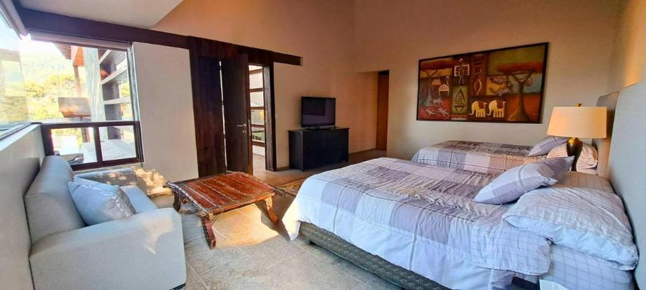 Avandaro, Valle de Bravo, Estado de México, 51200, Mexico, 4 Bedrooms Bedrooms, ,5 BathroomsBathrooms,Residential,For Sale,Avandaro,1459727