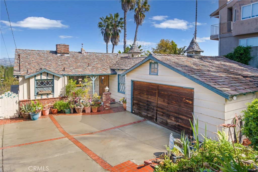 22277 Cass Avenue, Woodland Hills, California, 91364, United States, 2 Bedrooms Bedrooms, ,1 BathroomBathrooms,Residential,For Sale,22277 Cass Avenue,1492411