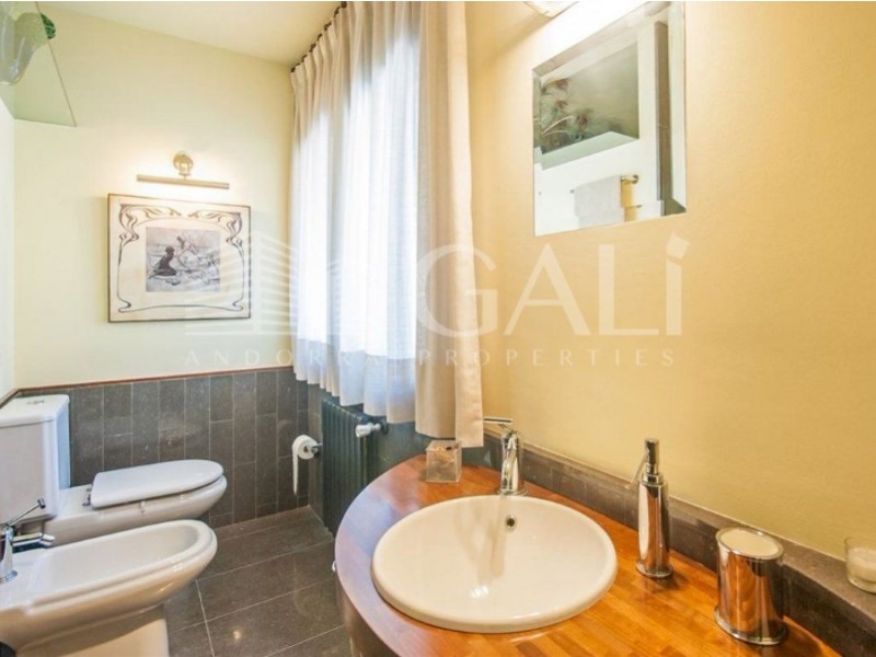 Andorra la Vella, Andorra, AD, 4 Bedrooms Bedrooms, ,3 BathroomsBathrooms,Residential,For Sale,1448739