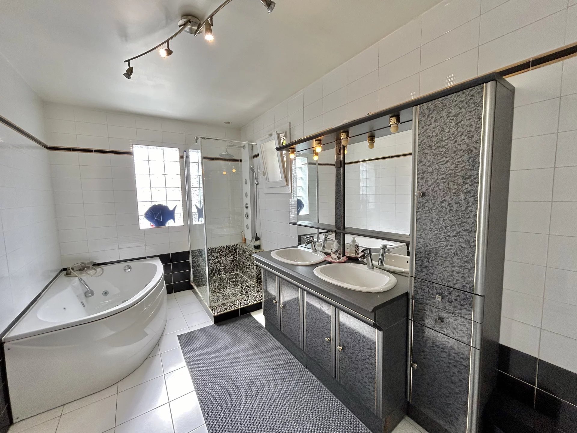 Pierrefeu-du-Var, Provence-Alpes-Côte d?Azur, 83390, FR, 5 Bedrooms Bedrooms, ,5 BathroomsBathrooms,Residential,For Sale,1491487