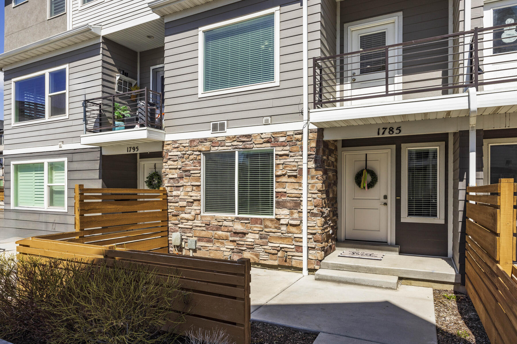 Spacious MoveIn Ready, Four Bedroom Townhome in North Utah County