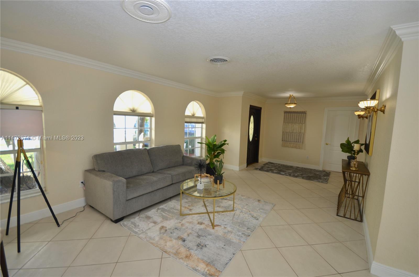 14141 Leaning Pine Dr, Miami Lakes, Florida, 33014, United States, 5 Bedrooms Bedrooms, ,3 BathroomsBathrooms,Residential,For Sale,14141 Leaning Pine Dr,1384790