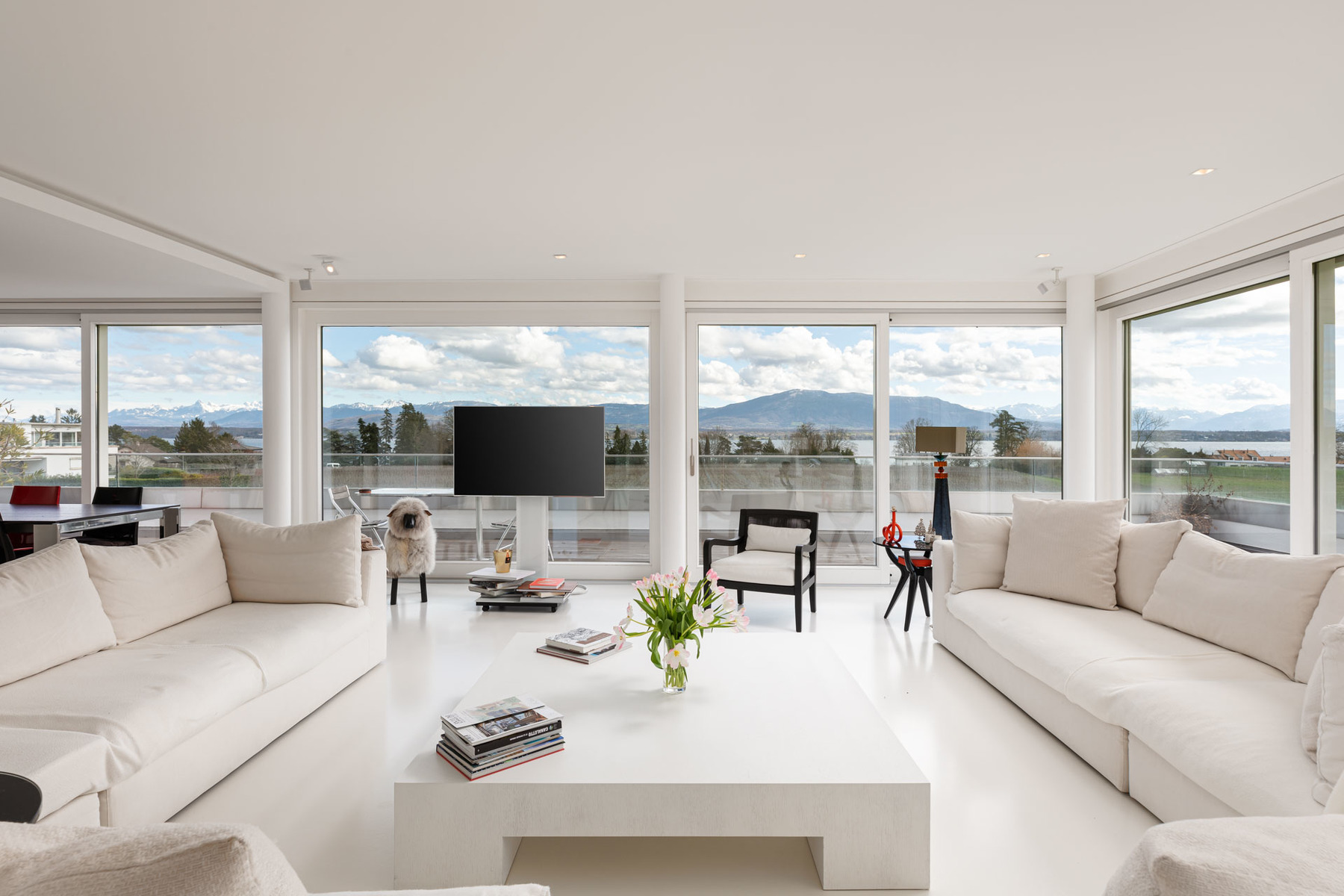 Luxury penthouse with lake view and indoor pool, Coppet, Vaud