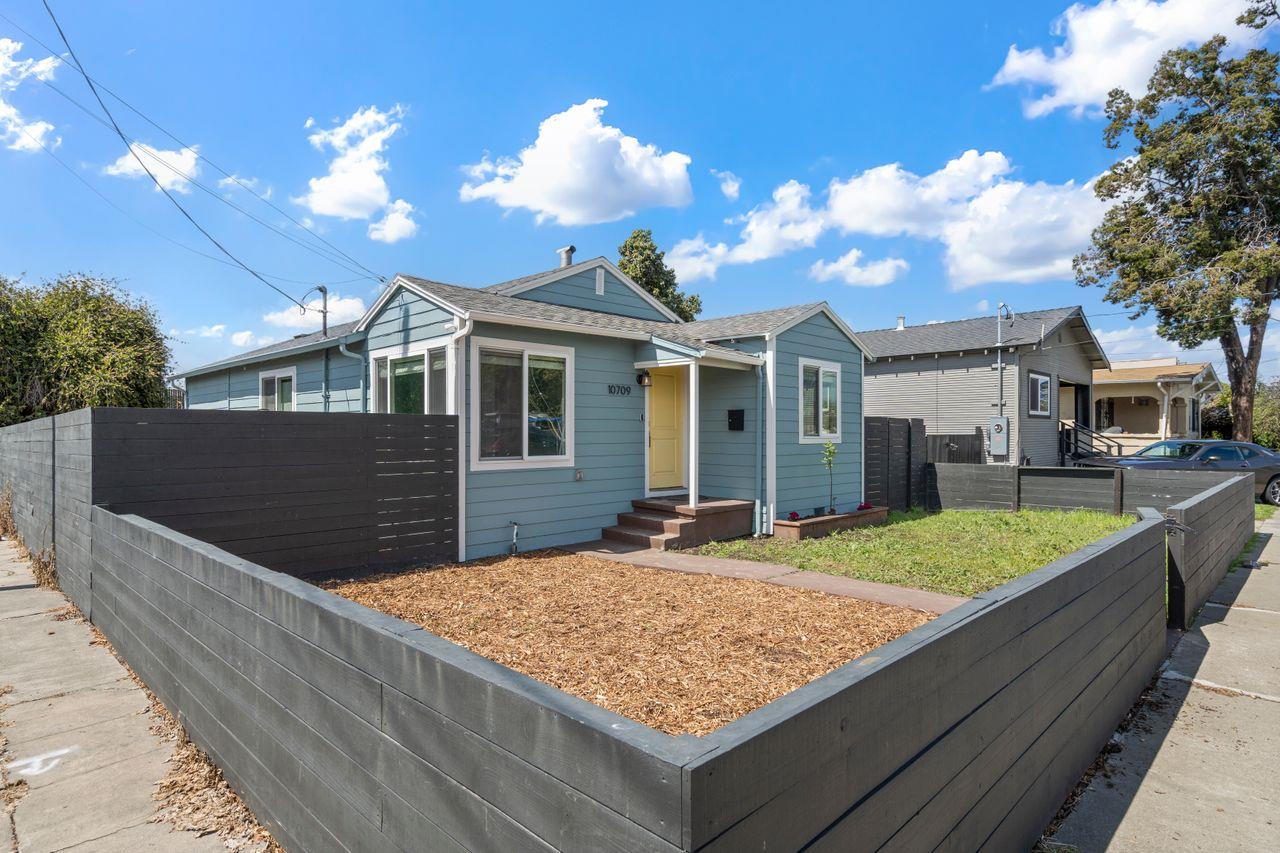 10709 Pearmain St, Oakland, California, 94603, United States, 3 Bedrooms Bedrooms, ,2 BathroomsBathrooms,Residential,For Sale,10709 Pearmain St,1500277