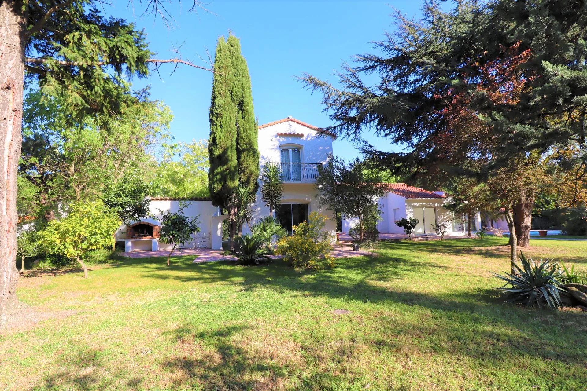 Perpignan, Languedoc-Roussillon, 66000, FR, 4 Bedrooms Bedrooms, ,1 BathroomBathrooms,Residential,For Sale,1442479