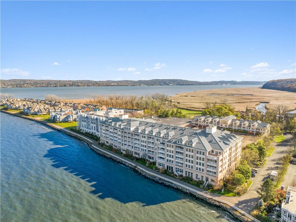 415 Harbor Cove, Piermont, New York, 10968, United States, 2 Bedrooms Bedrooms, ,3 BathroomsBathrooms,Residential,For Sale,415 Harbor Cove,1472339