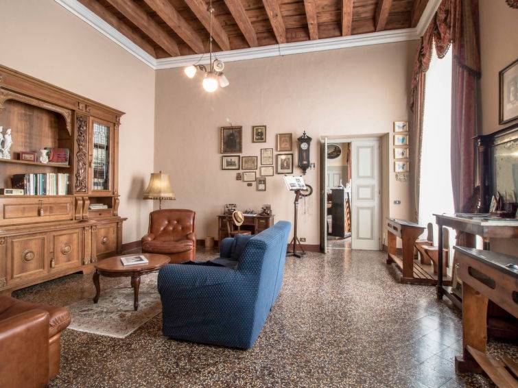 piazza san michele, Lucca, Lucca, 55100, IT, 5 Bedrooms Bedrooms, ,3 BathroomsBathrooms,Residential,For Sale,piazza san michele,1442222