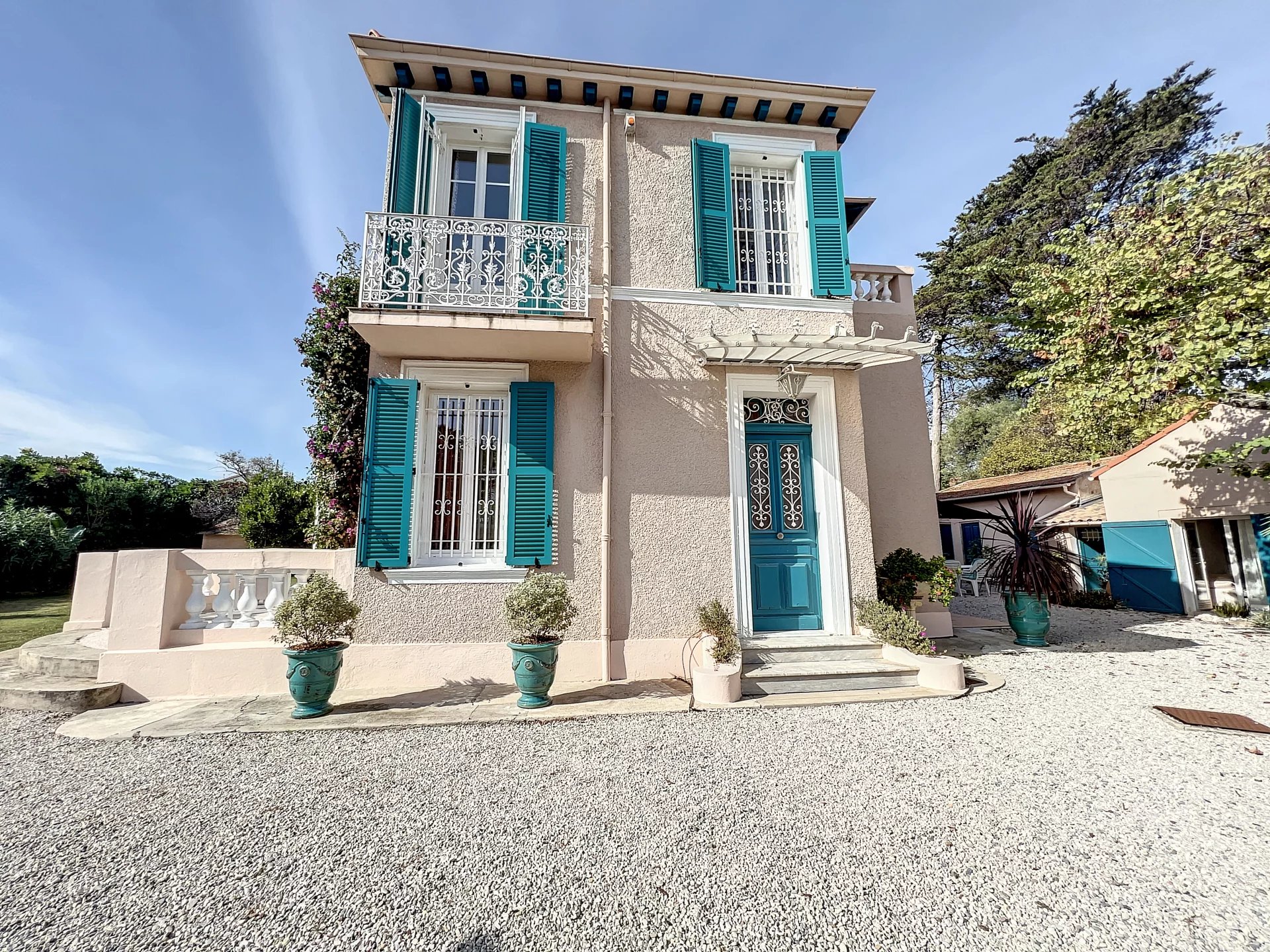 Antibes, Provence-Alpes-Côte d?Azur, 06600, FR, 5 Bedrooms Bedrooms, ,4 BathroomsBathrooms,Residential,For Sale,1413887