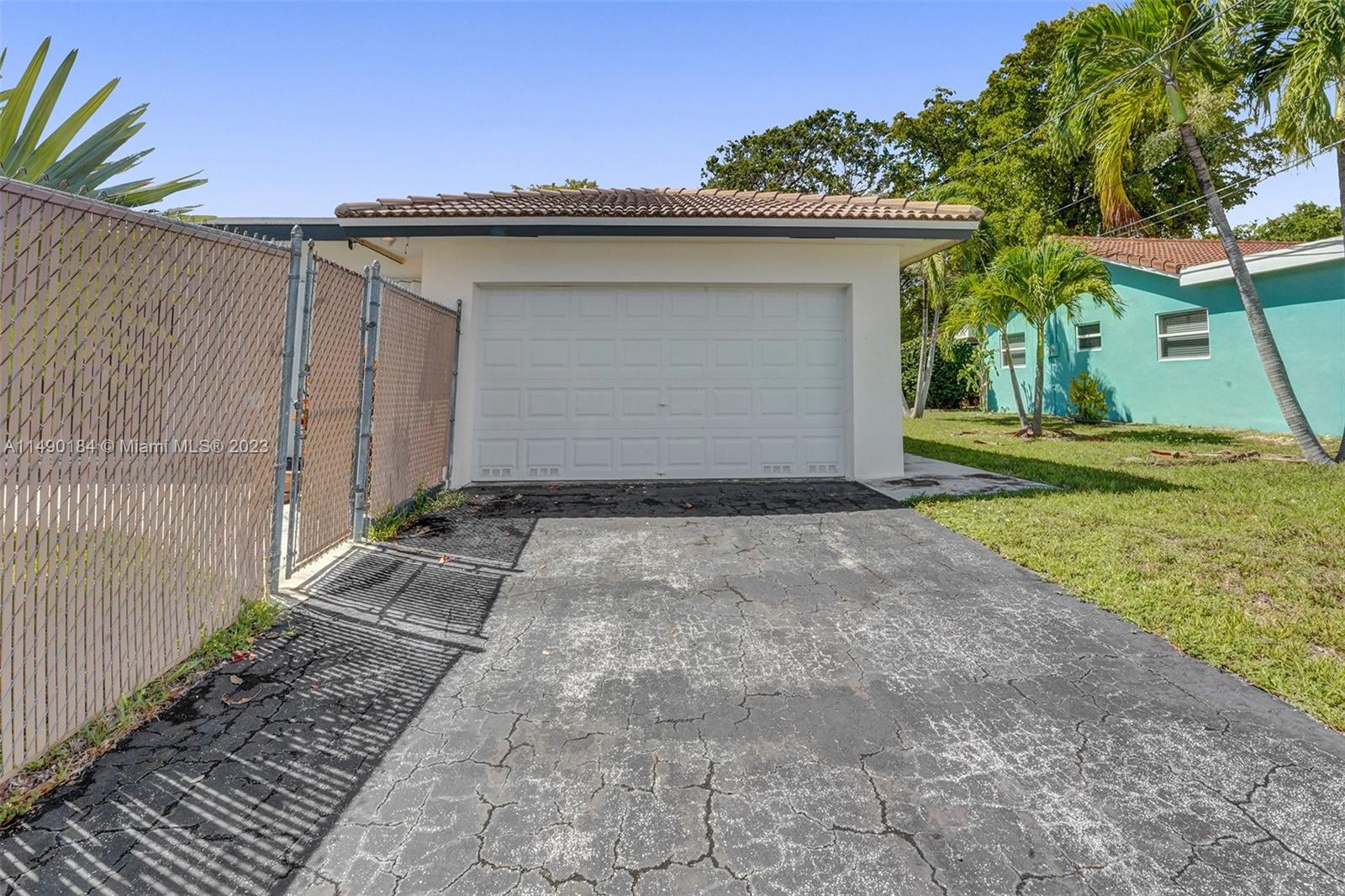 1237 Wiley St, Hollywood, Florida, 33019, United States, 5 Bedrooms Bedrooms, ,3 BathroomsBathrooms,Residential,For Sale,1237 Wiley St,1408066