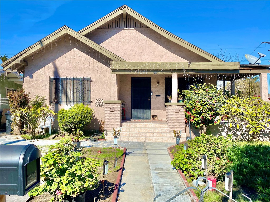 1201 W 54th Street, Los Angeles, California, 90037, United States, 3 Bedrooms Bedrooms, ,2 BathroomsBathrooms,Residential,For Sale,1201 W 54th Street,1488428