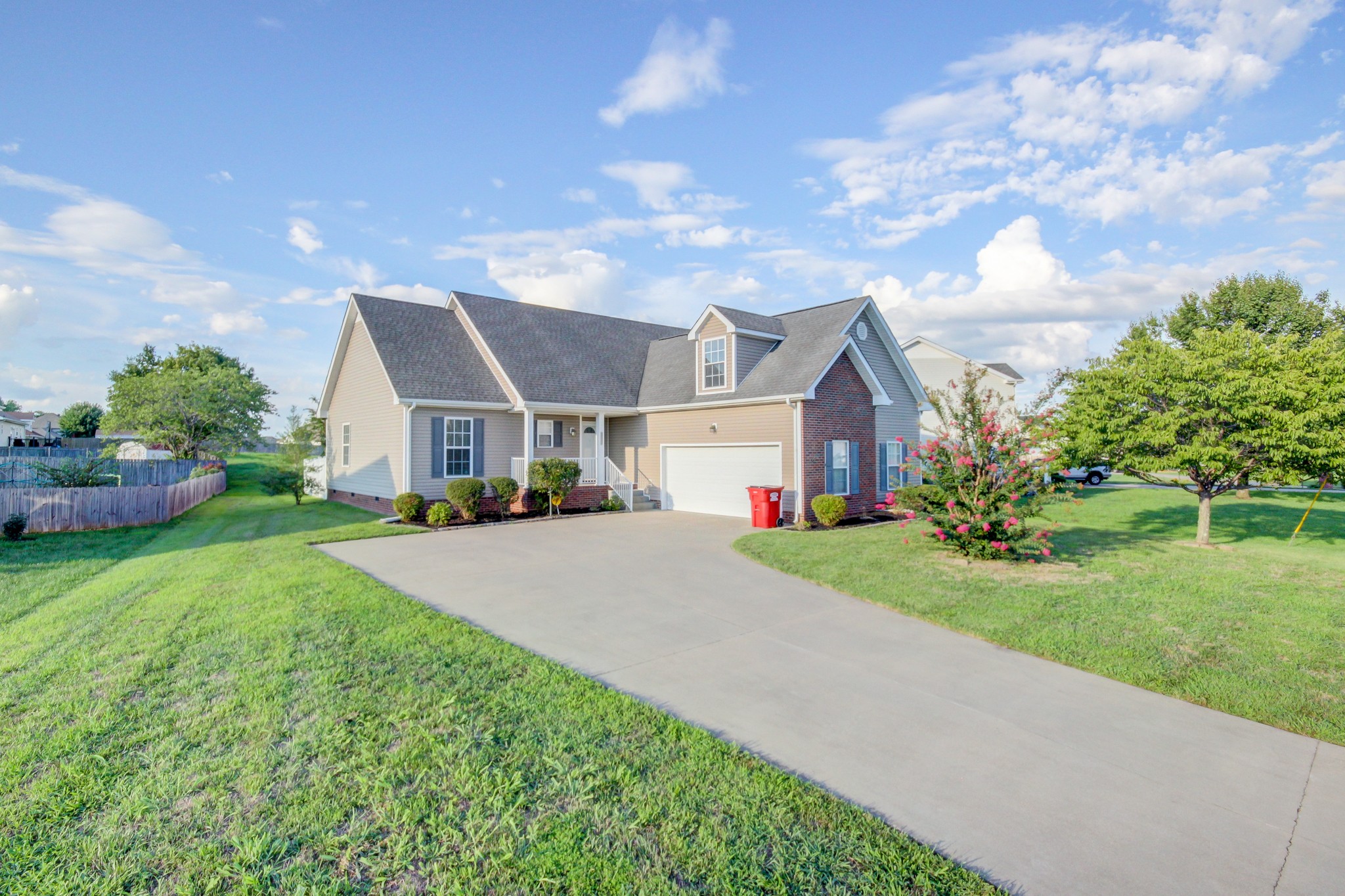 Ellsworth Dr, Clarksville, TN 37043