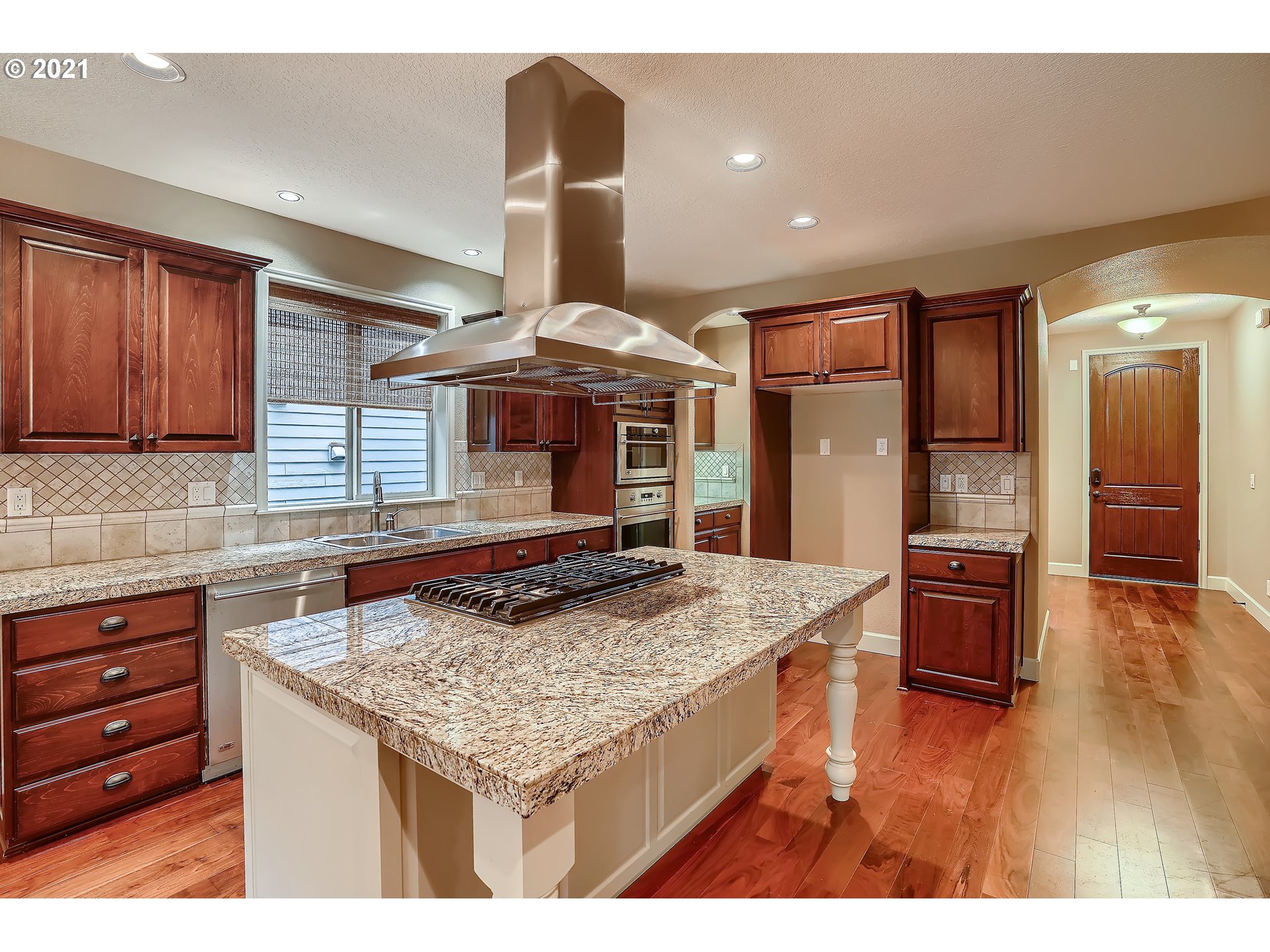 Dingo Dr, Portland, OR 97229