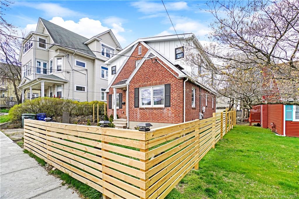 Englewood Ave, Bridgeport, CT 06606