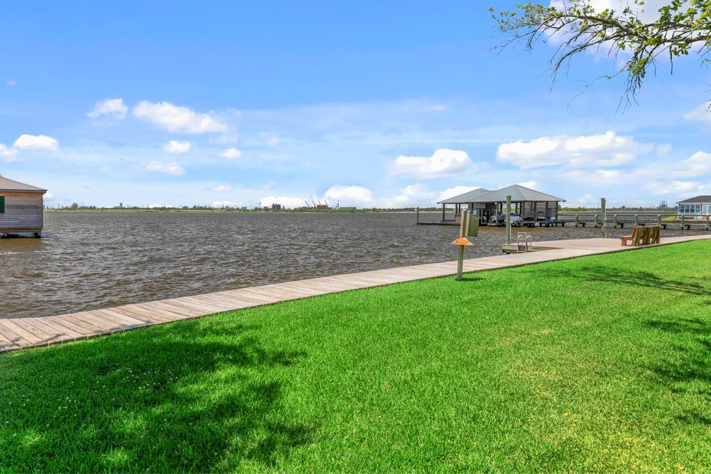 3235 Henderson Bayou Rd, Lake Charles, LA 70605