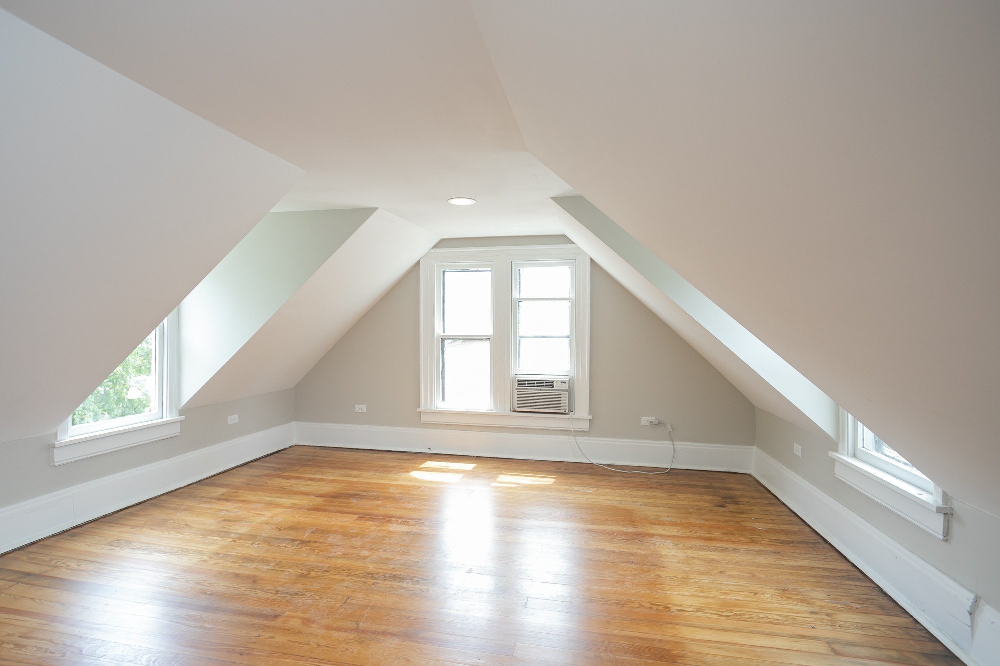 White Ave, Nashville, TN 37204