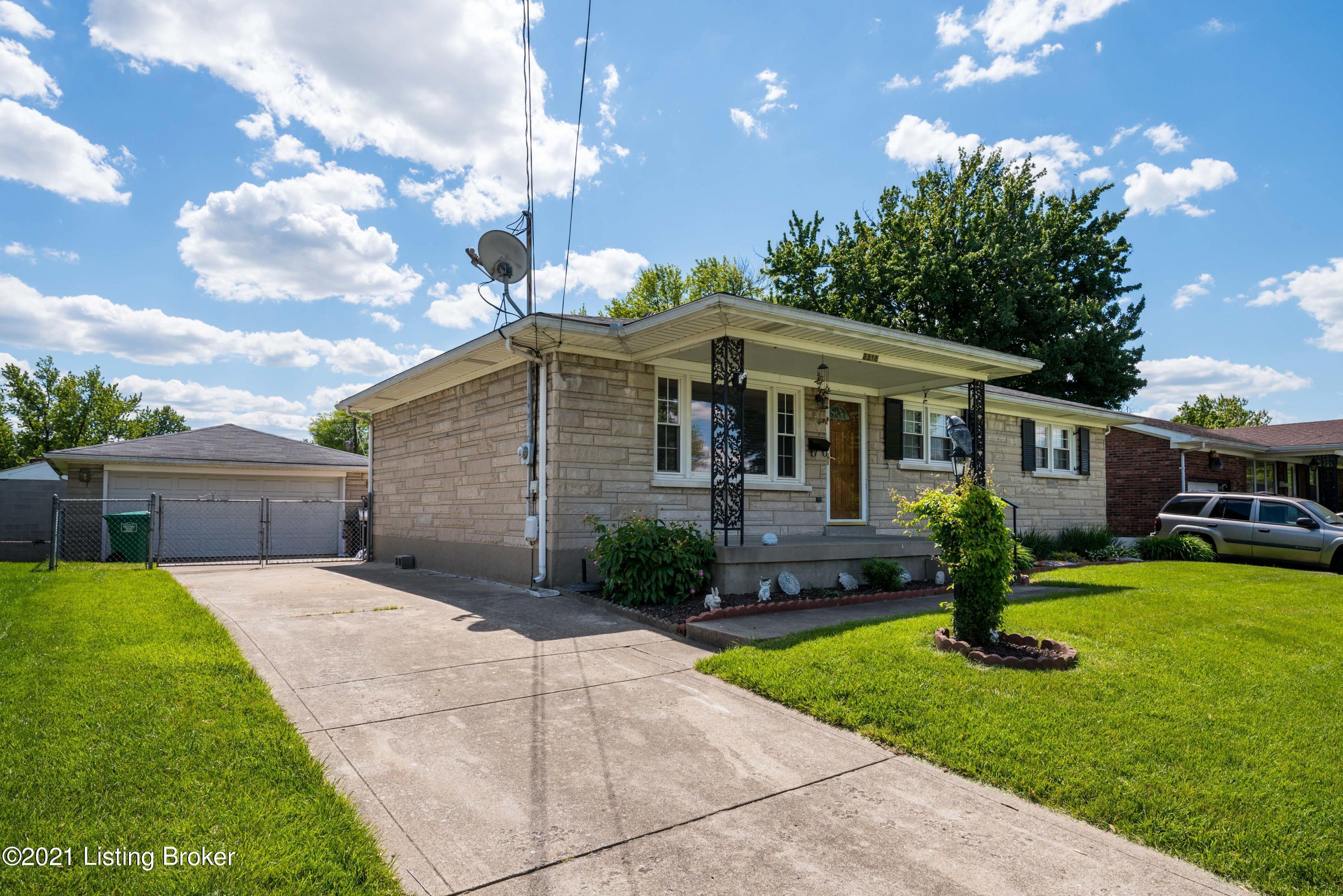 Peaslee Rd, Louisville, KY 40216
