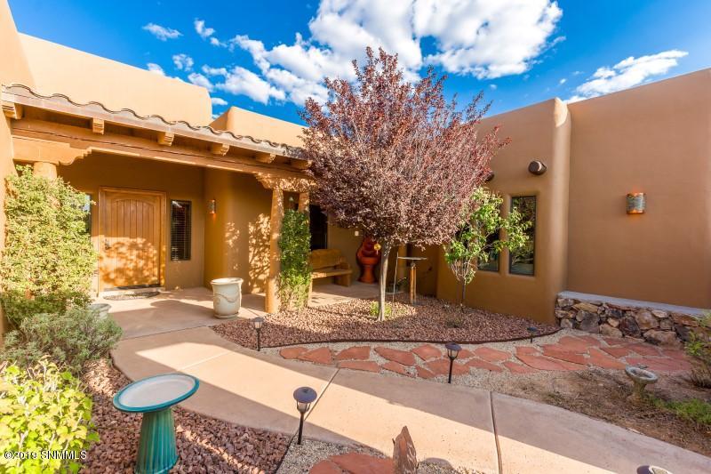 Lone Tree Ln, Las Cruces, NM 88011
