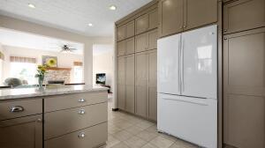 Blossom Ln, Pickerington, OH 43147
