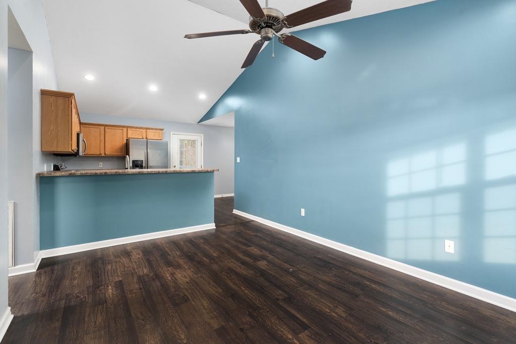 Coastal Ave, Bowling Green, KY 42103
