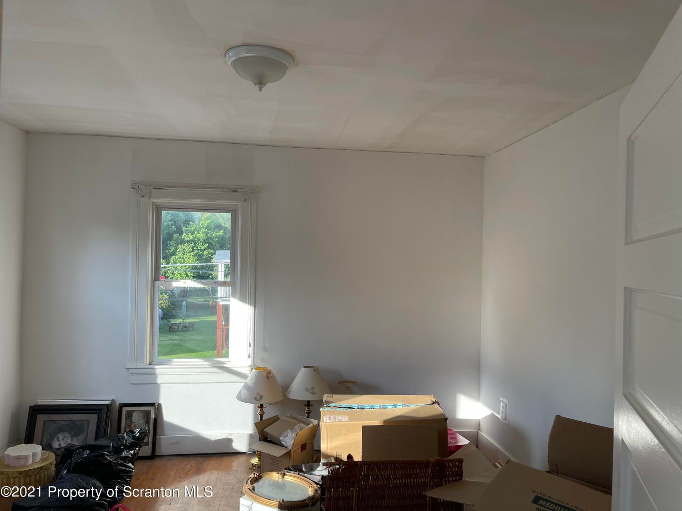 Lynch St, Olyphant, PA 18447