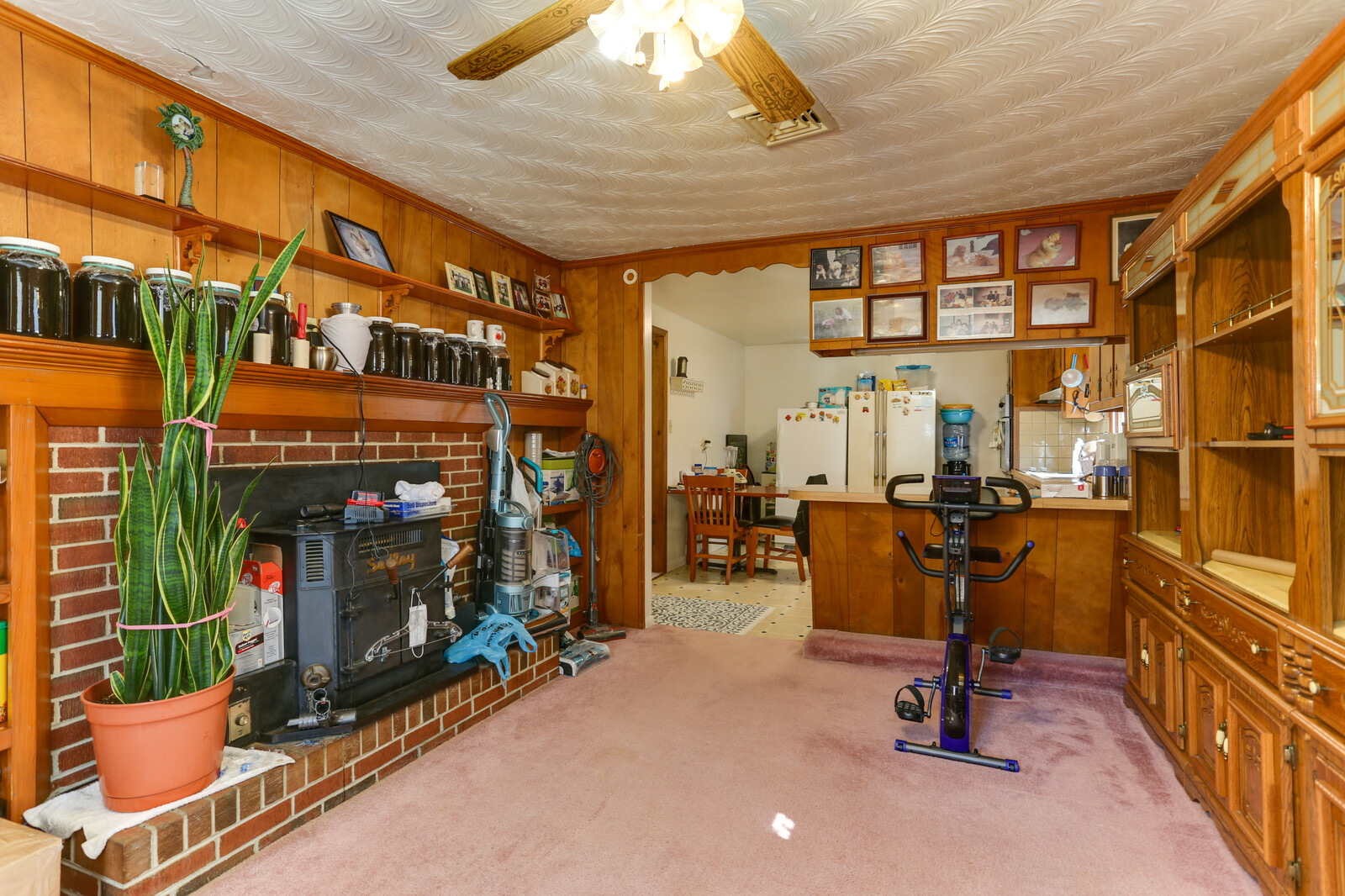 Hollywood Dr, Chesapeake, VA 23320