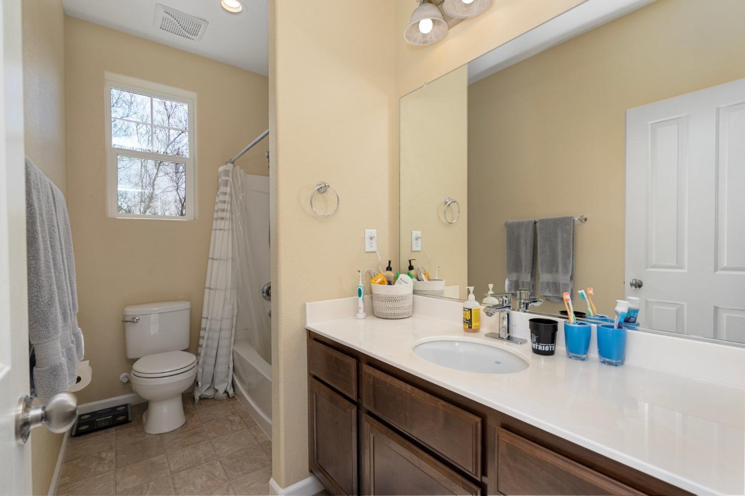 Verona Ter, Davis, CA 95618