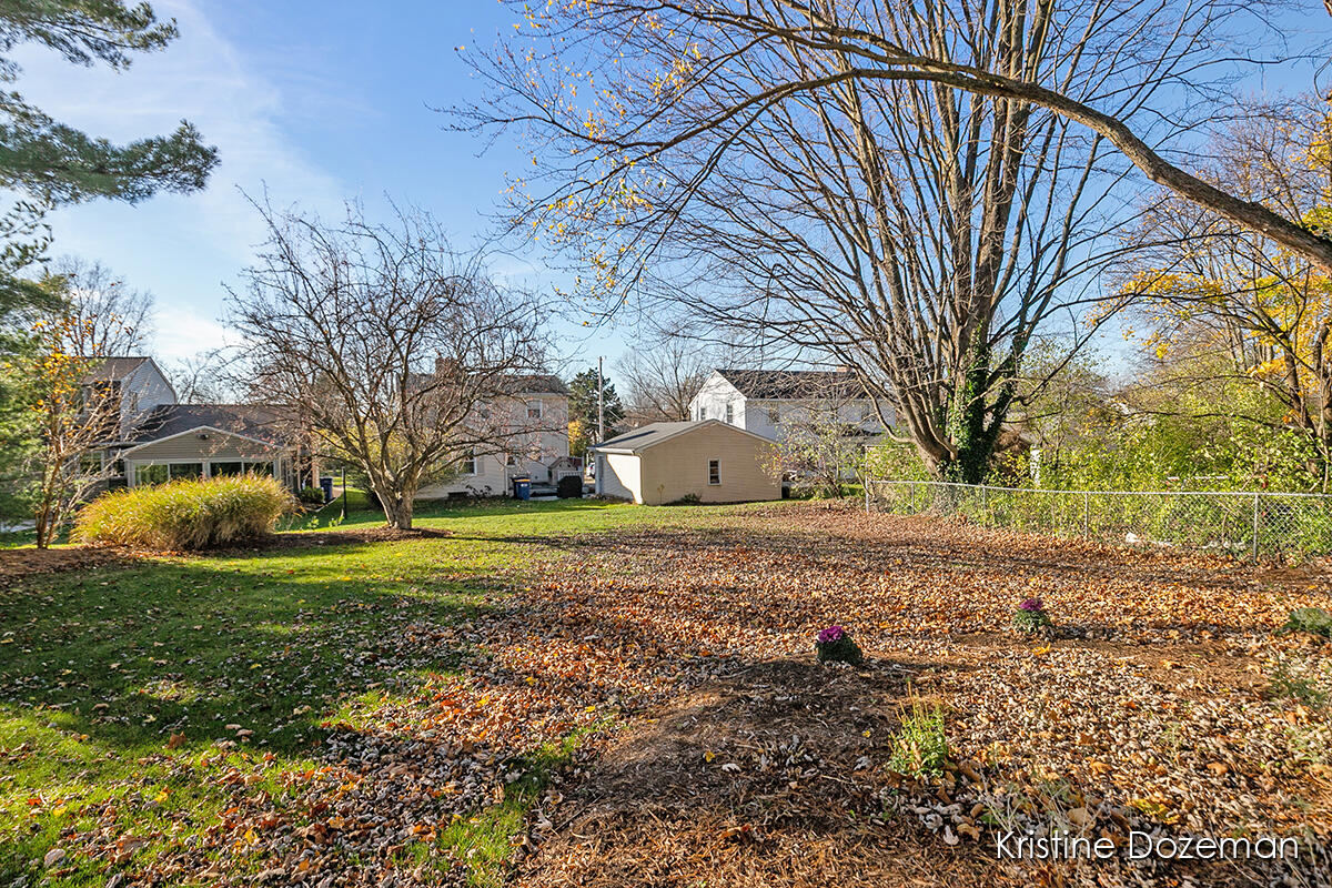 Ridgewood Ave, Grand Rapids, MI 49546