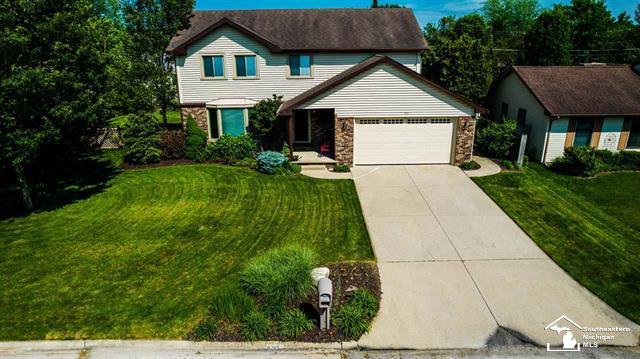 Grace Dr, Monroe, MI 48161