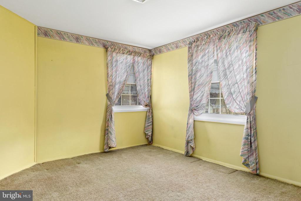 Mainbridge Ln, Willingboro, NJ 08046