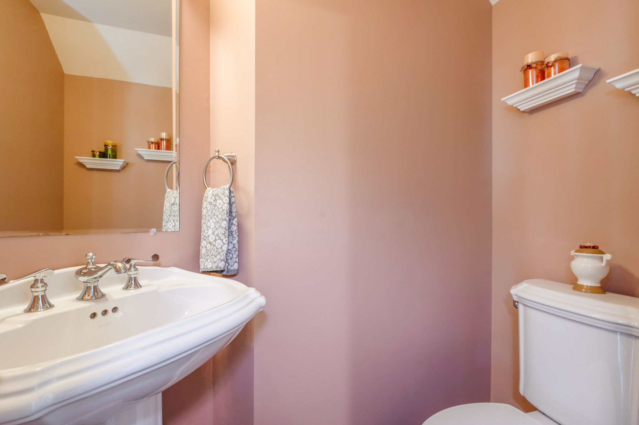 Erin Leigh Cir, Newport News, VA 23602