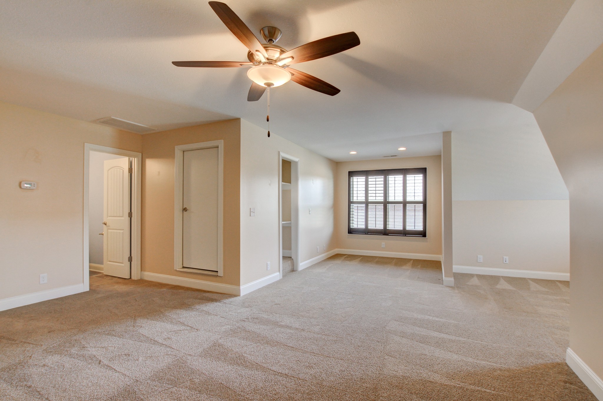 Edgewater Ln, Clarksville, TN 37043