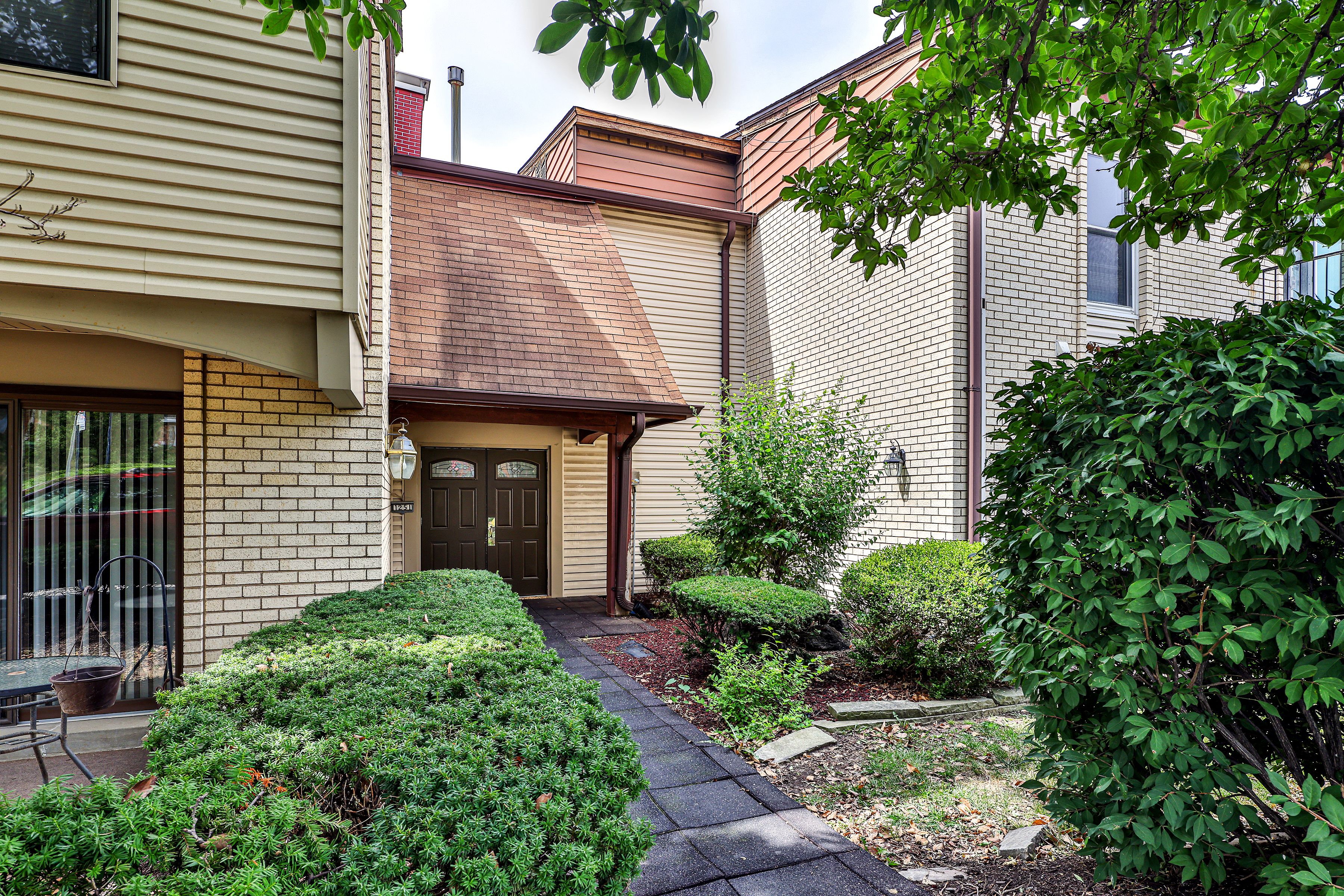 Welcome to your well-proportioned, move-in ready ground-level 1-bedroom, 1-ba