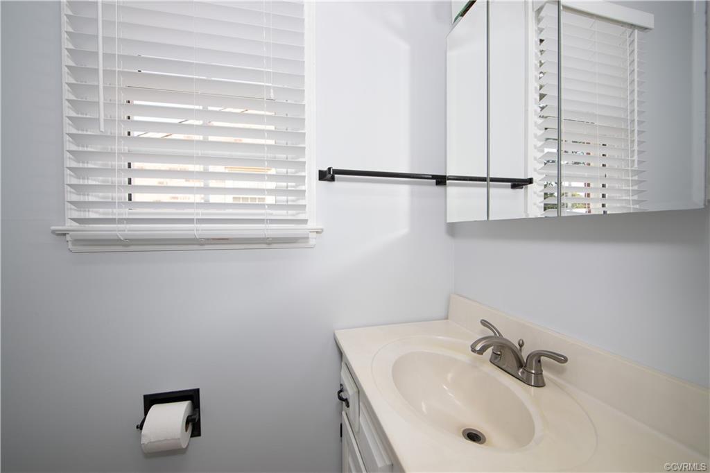 Burlington Dr, Colonial Heights, VA 23834