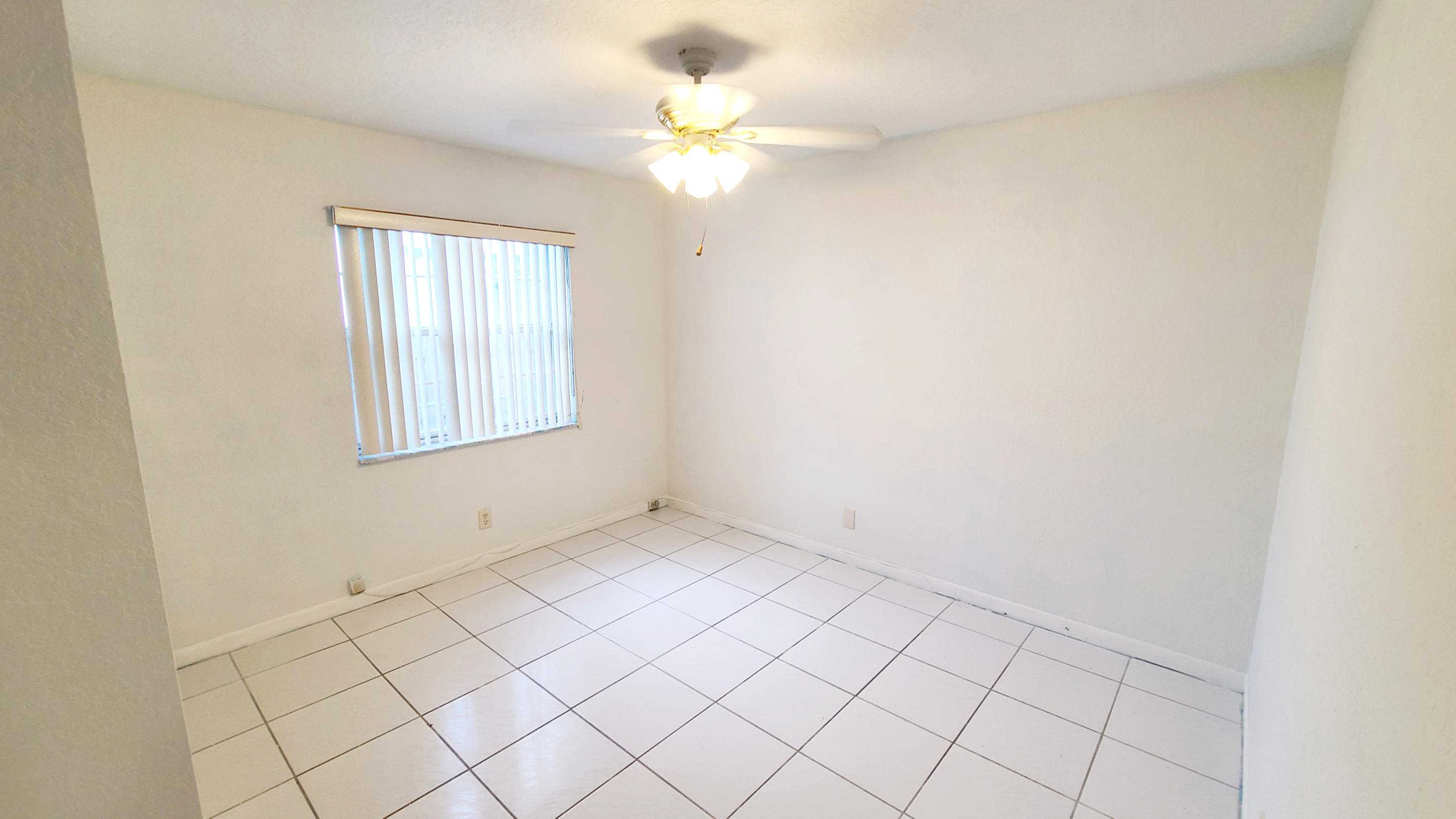 Vassallo Ave, Lake Worth, FL 33461