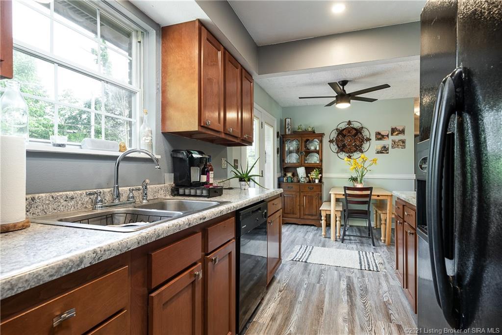 Glenmill Rd, New Albany, IN 47150