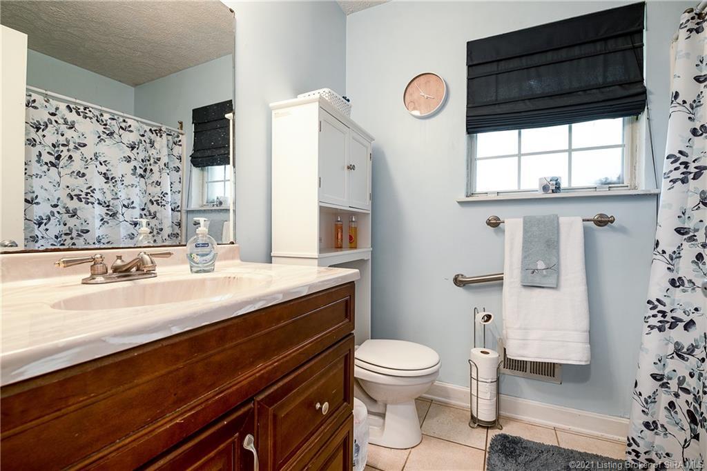 Cliffwood Dr, New Albany, IN 47150