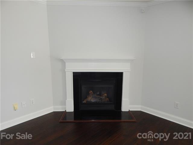 Donnellson Common Ct, Charlotte, NC 28216