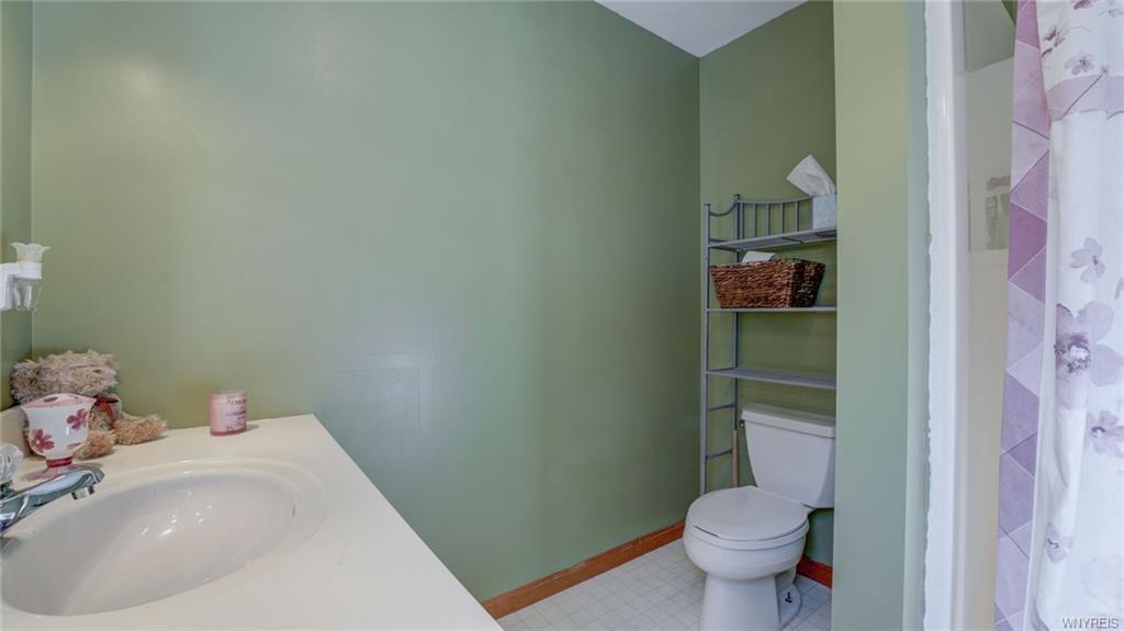 Hawthorn Ln, Allegany, NY 14706