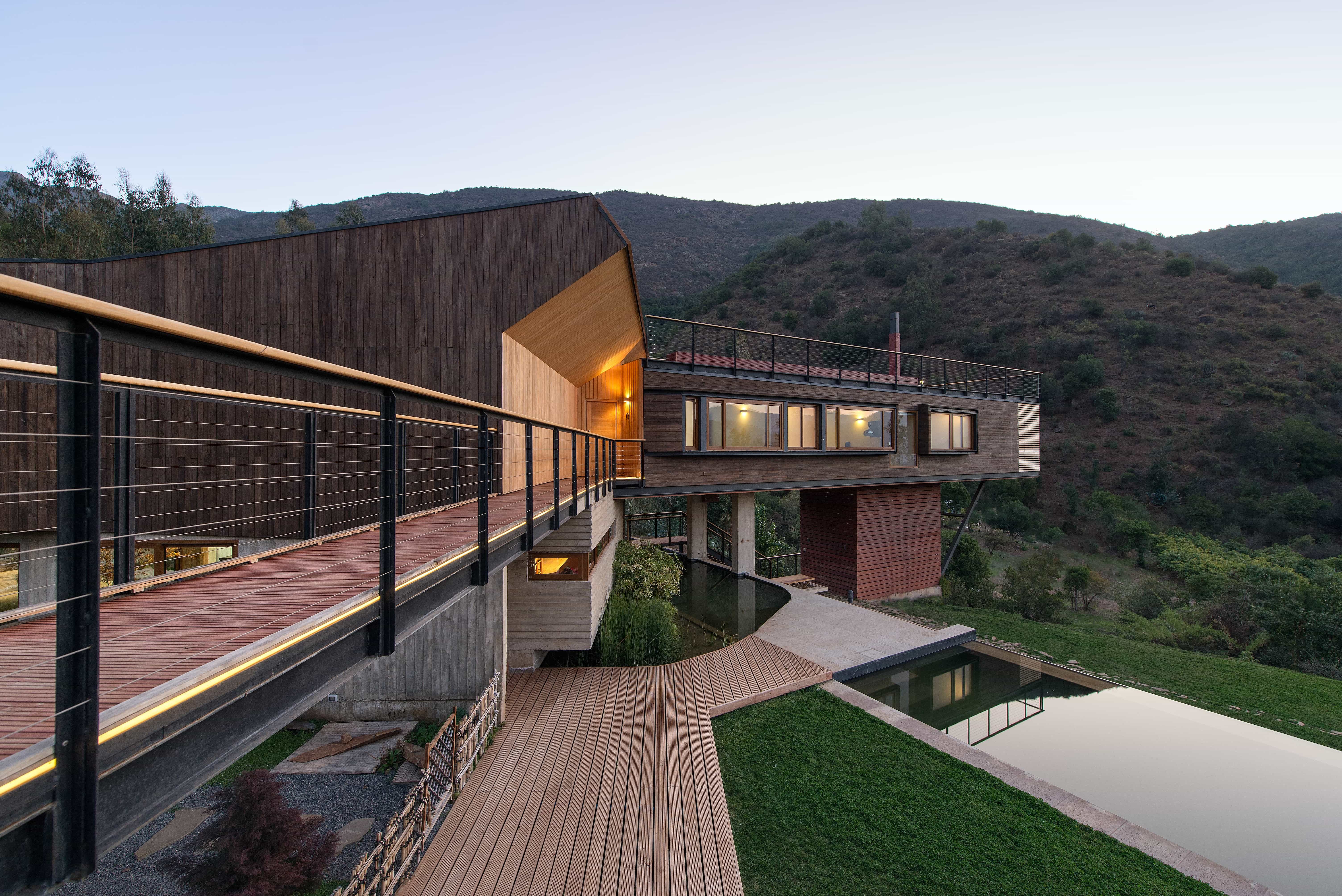 Sustainable and Contemporary Architecture Casa EL Maqui