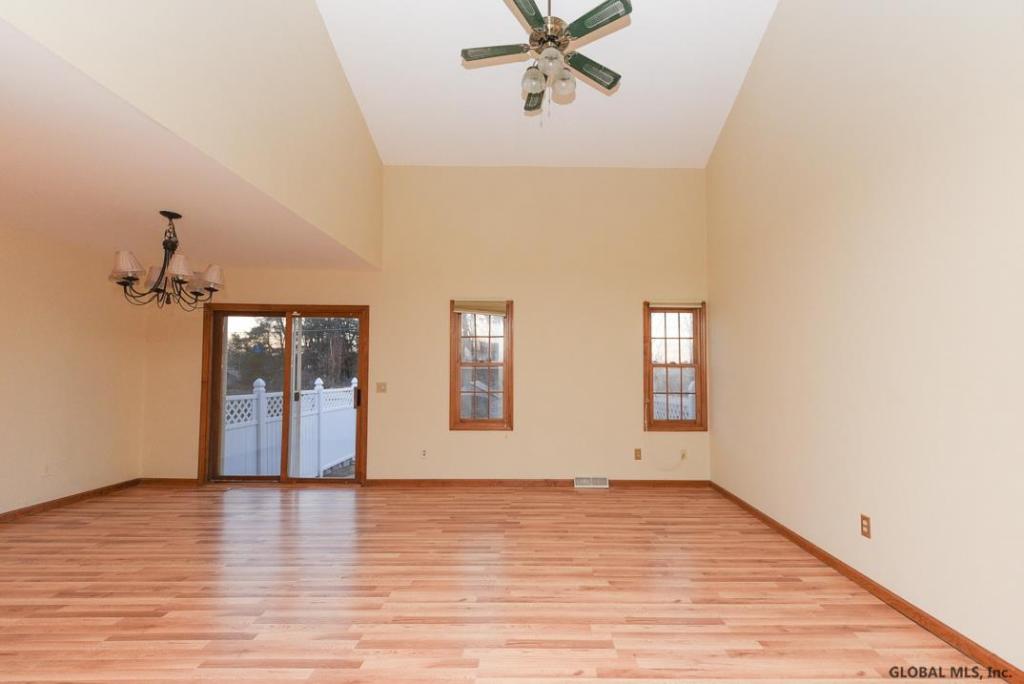 Wilan Ln, Albany, NY 12203