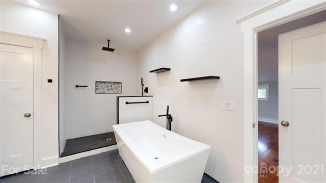 Calgary Dr, Charlotte, NC 28215