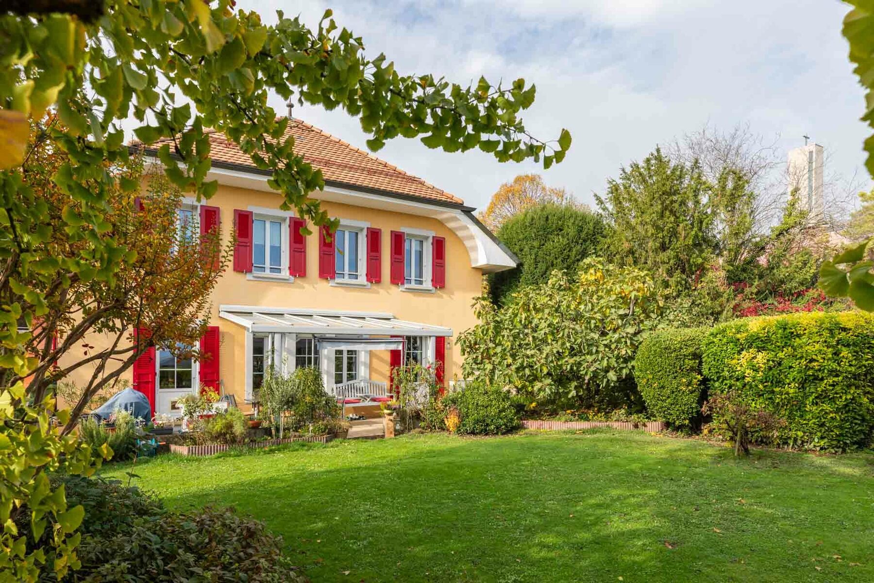 Village house in the heart of the old village of Gland