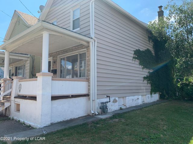 Hickory St, Wilkes Barre, PA 18702
