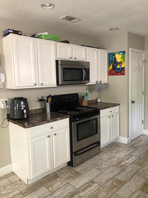 Schneider Dr, Fort Walton Beach, FL 32547