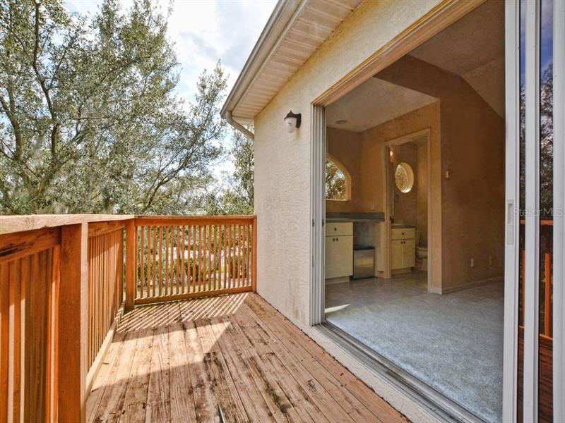 Sailboat Ave, Tavares, FL 32778