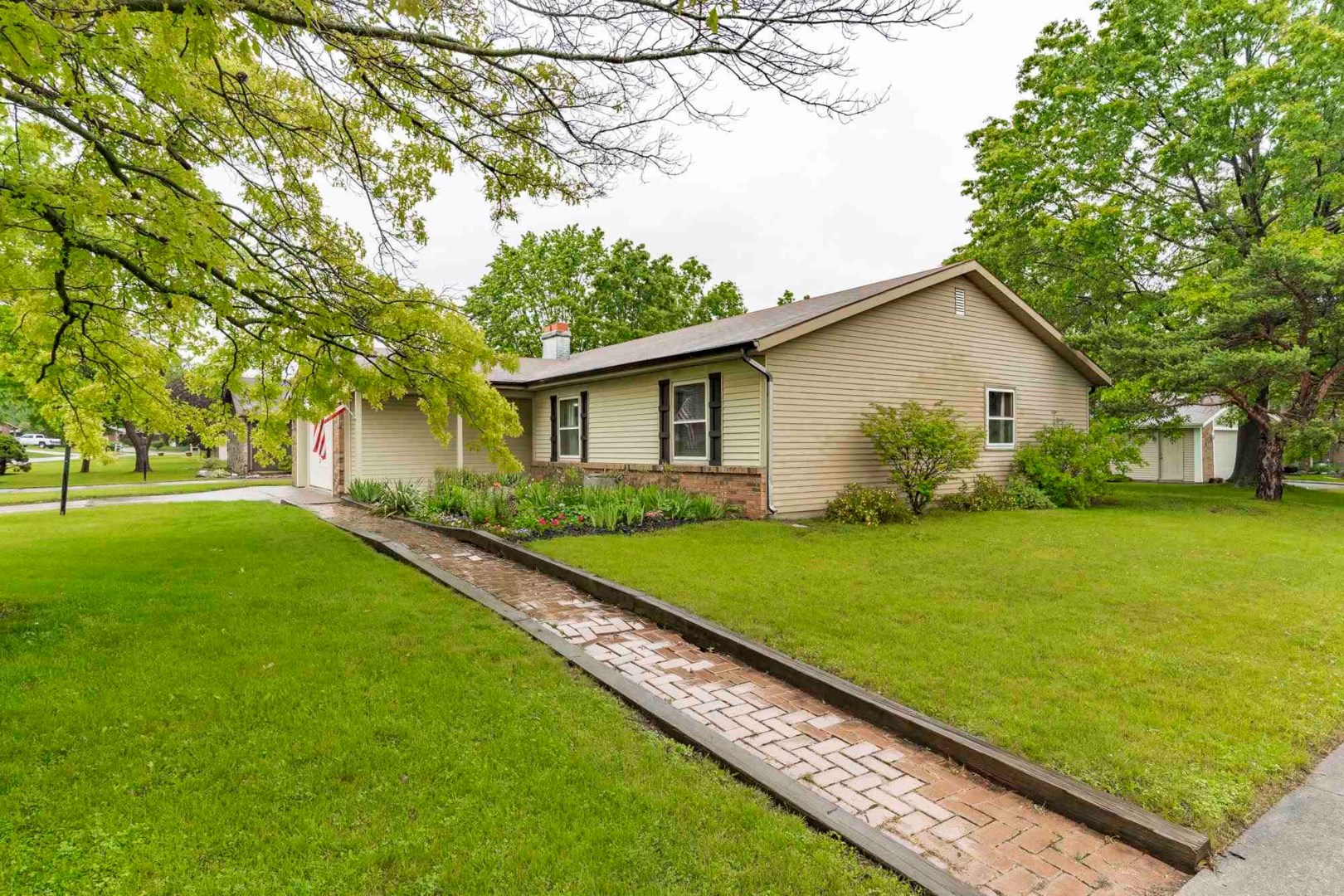 Old Willow Pl, Fort Wayne, IN 46815